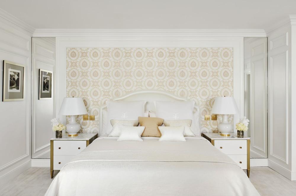 Four Seasons Hotel George V Parigi Esterno foto
