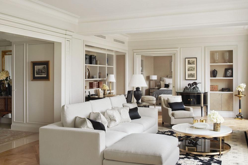 Four Seasons Hotel George V Parigi Esterno foto