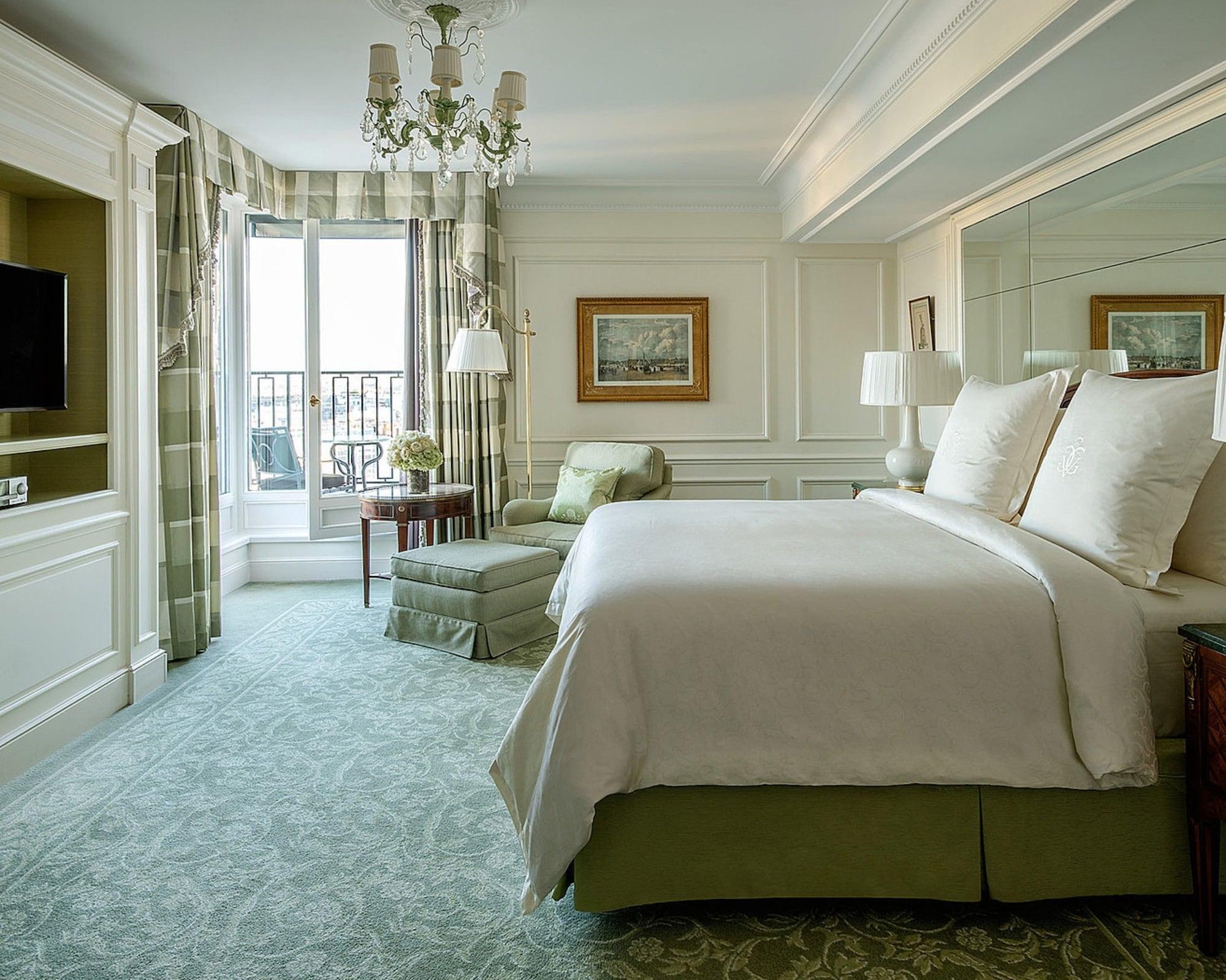 Four Seasons Hotel George V Parigi Esterno foto