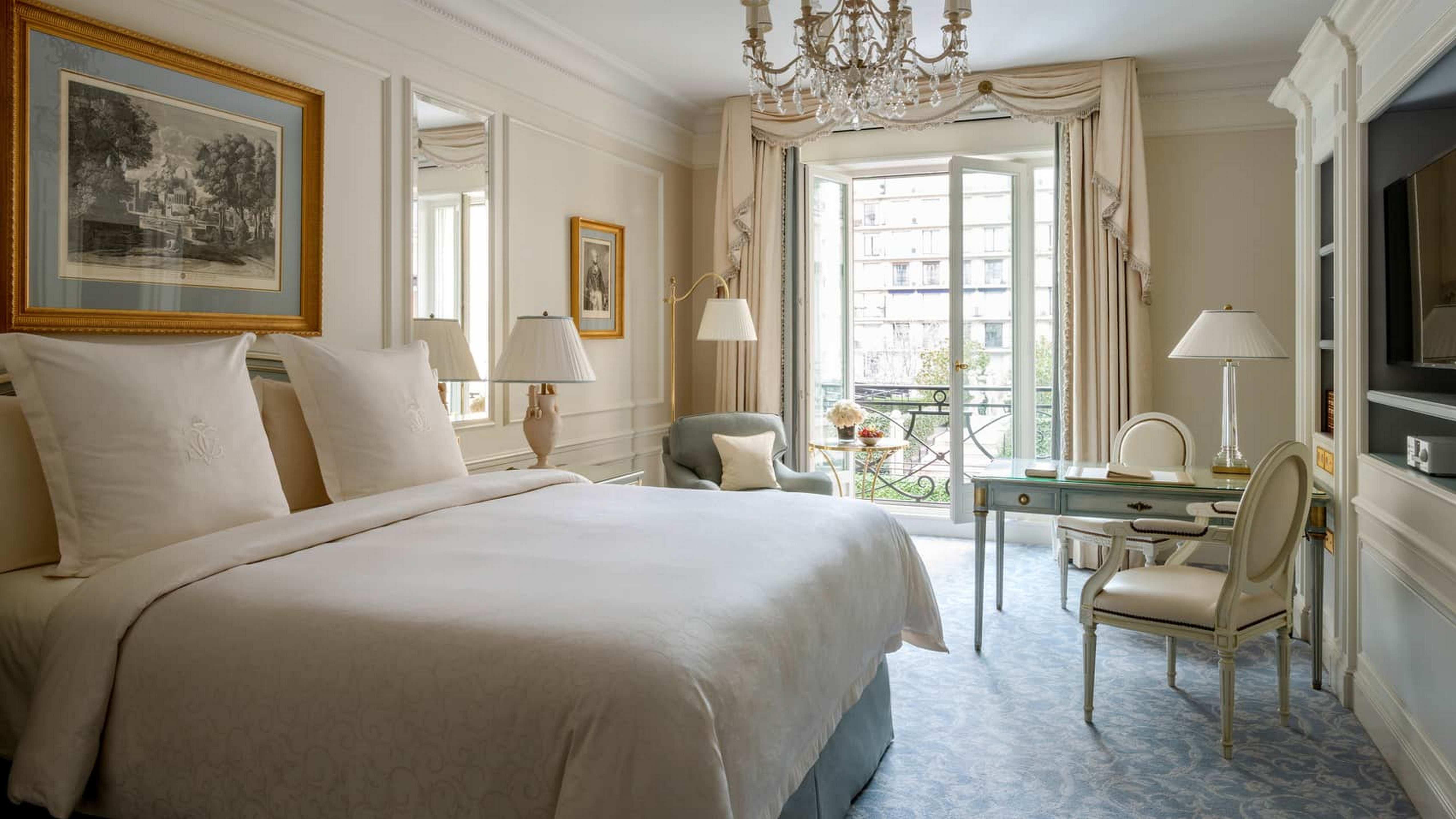 Four Seasons Hotel George V Parigi Esterno foto