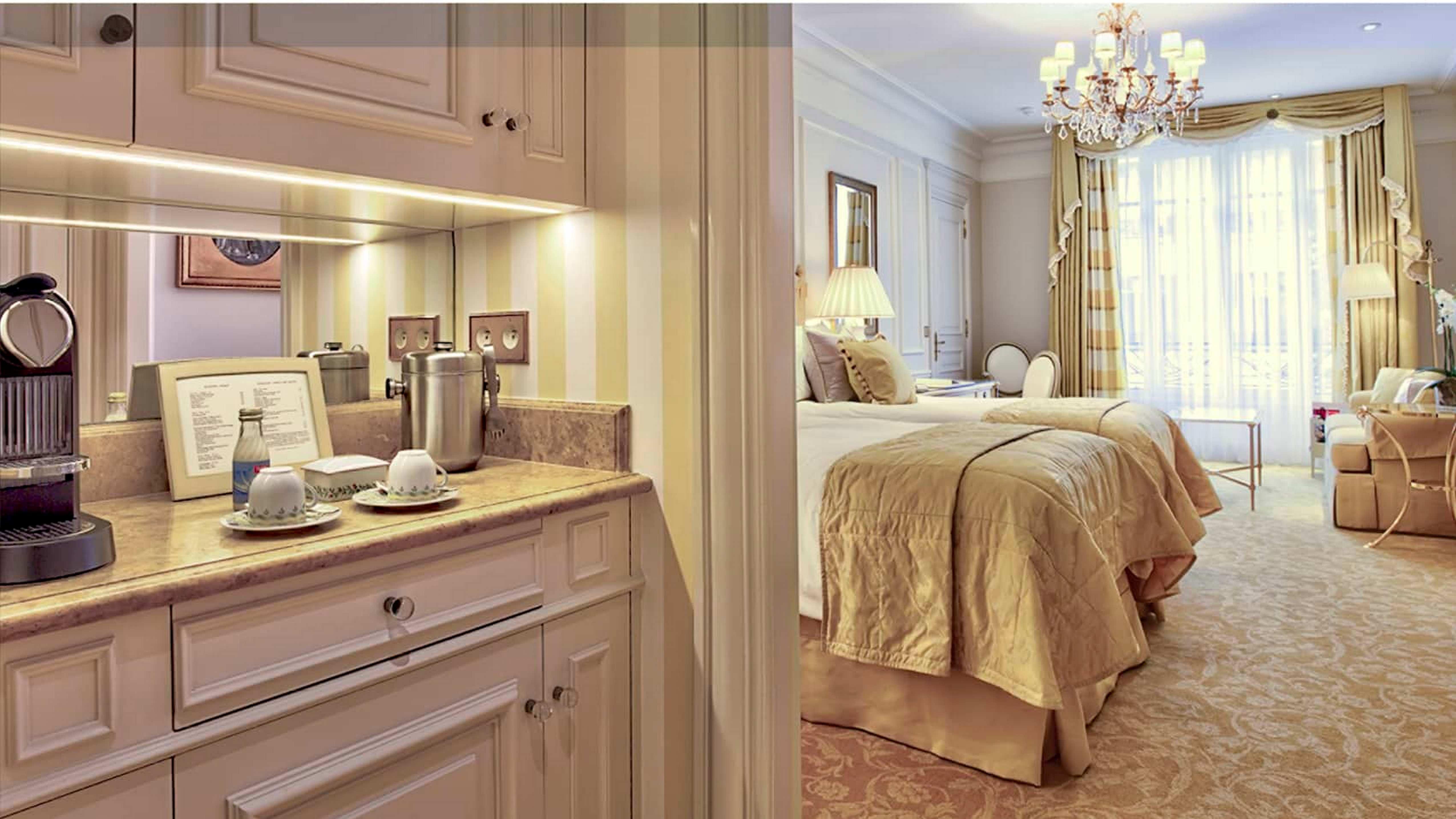 Four Seasons Hotel George V Parigi Esterno foto