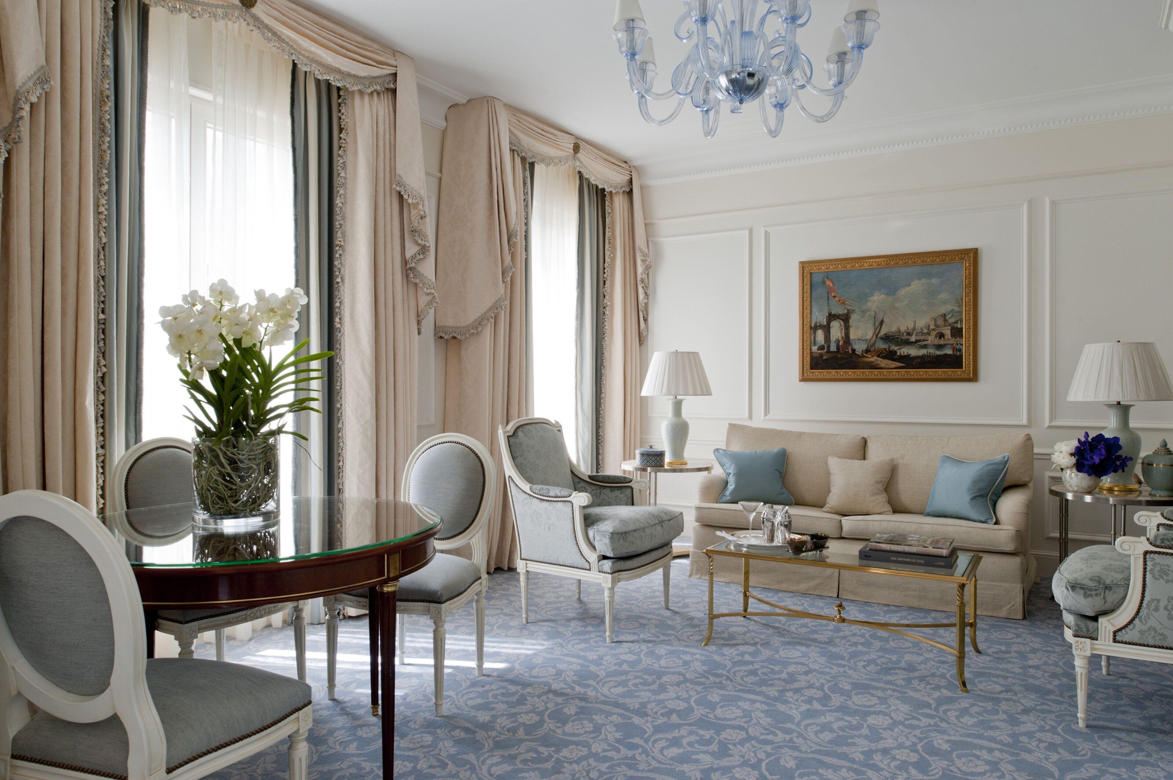 Four Seasons Hotel George V Parigi Esterno foto