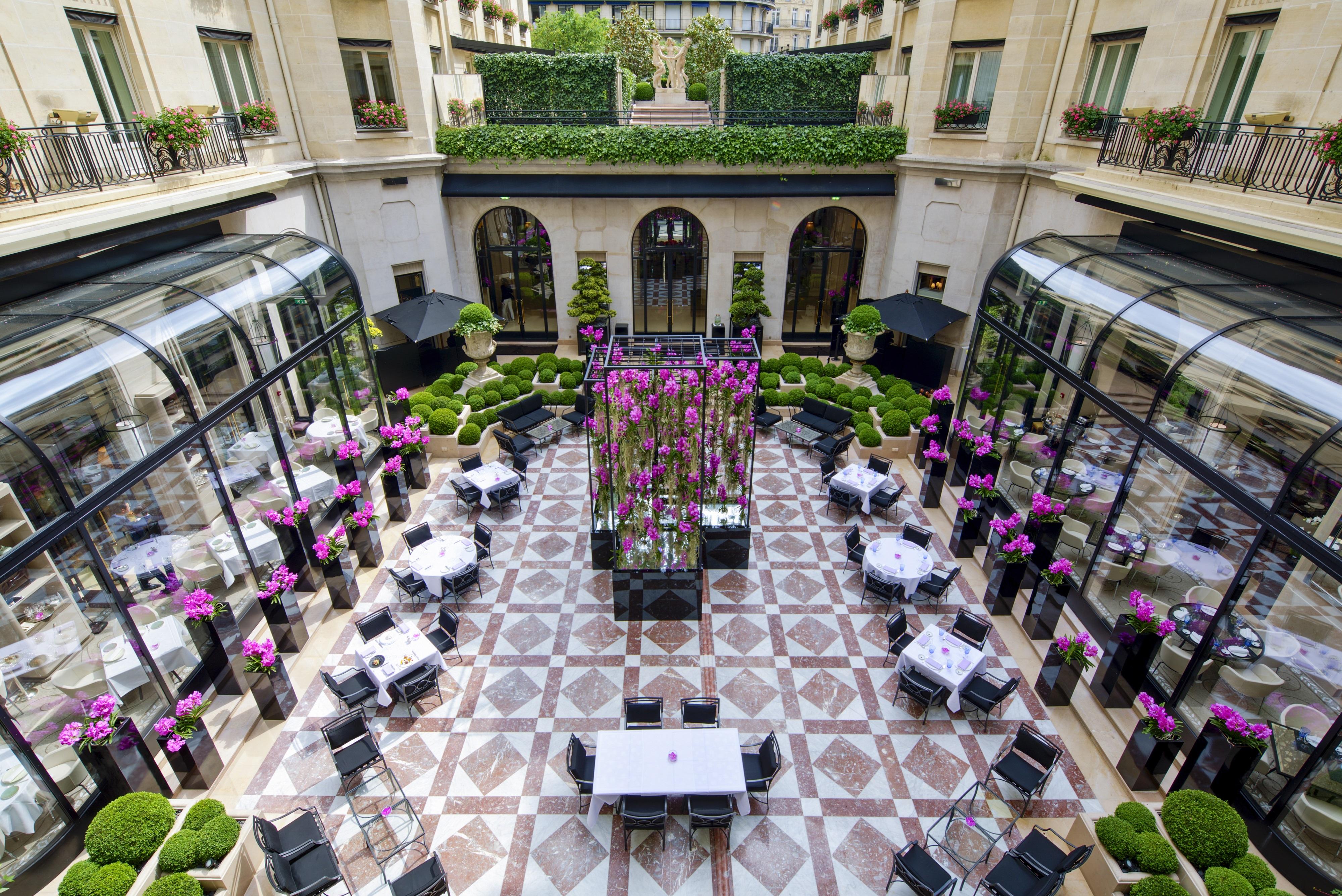 Four Seasons Hotel George V Parigi Esterno foto