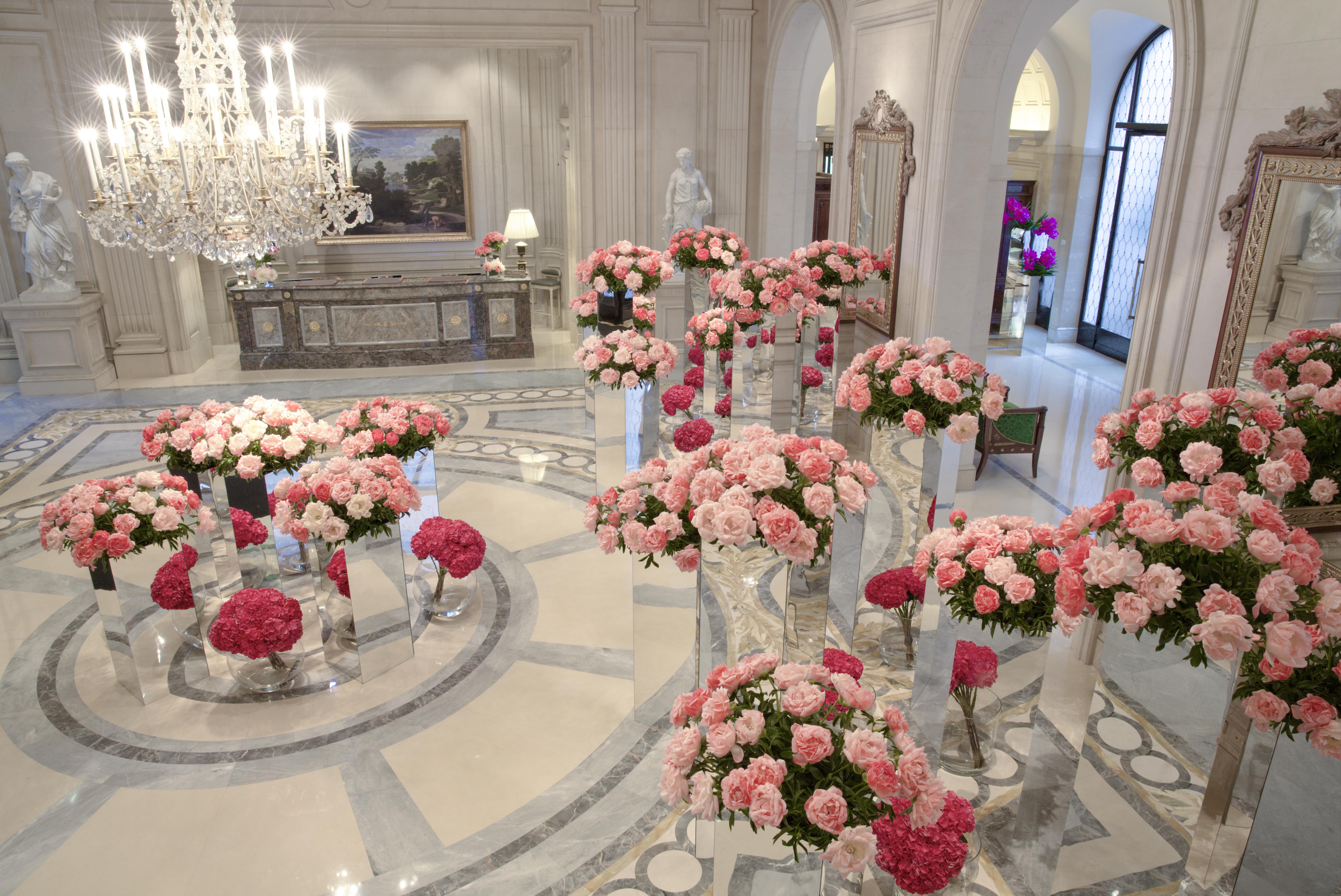 Four Seasons Hotel George V Parigi Esterno foto
