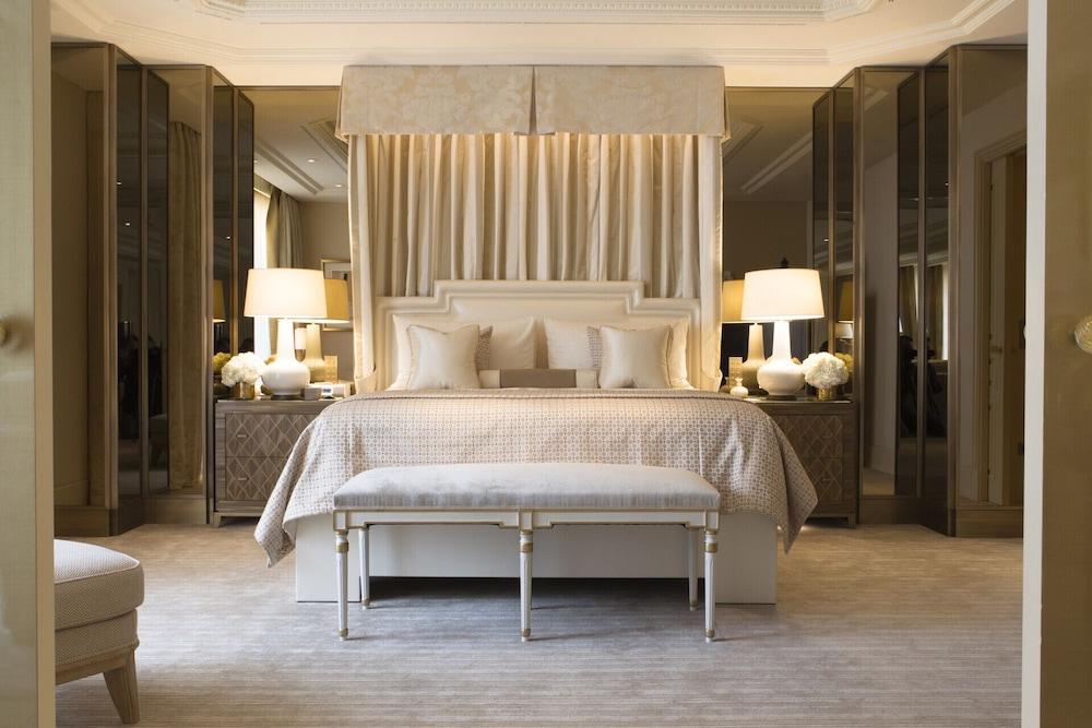 Four Seasons Hotel George V Parigi Esterno foto