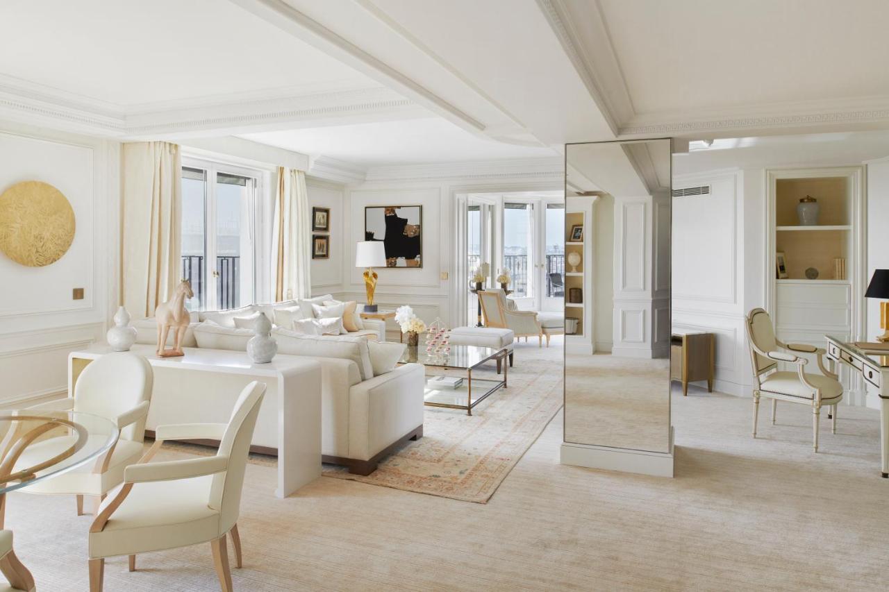 Four Seasons Hotel George V Parigi Esterno foto