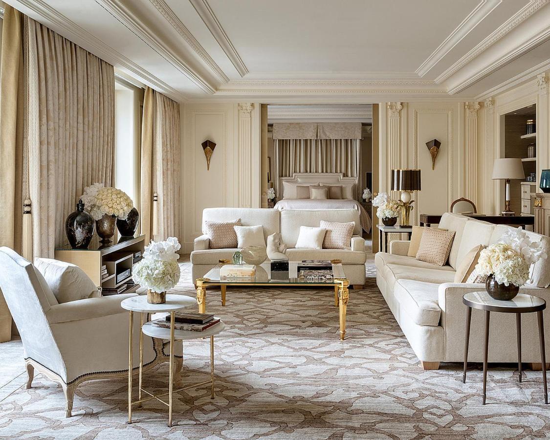 Four Seasons Hotel George V Parigi Esterno foto
