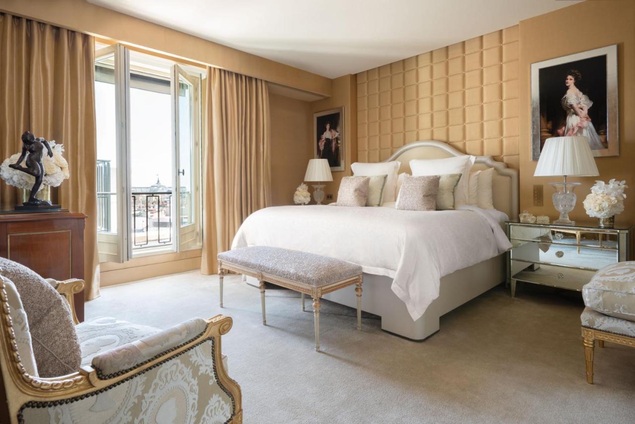 Four Seasons Hotel George V Parigi Esterno foto