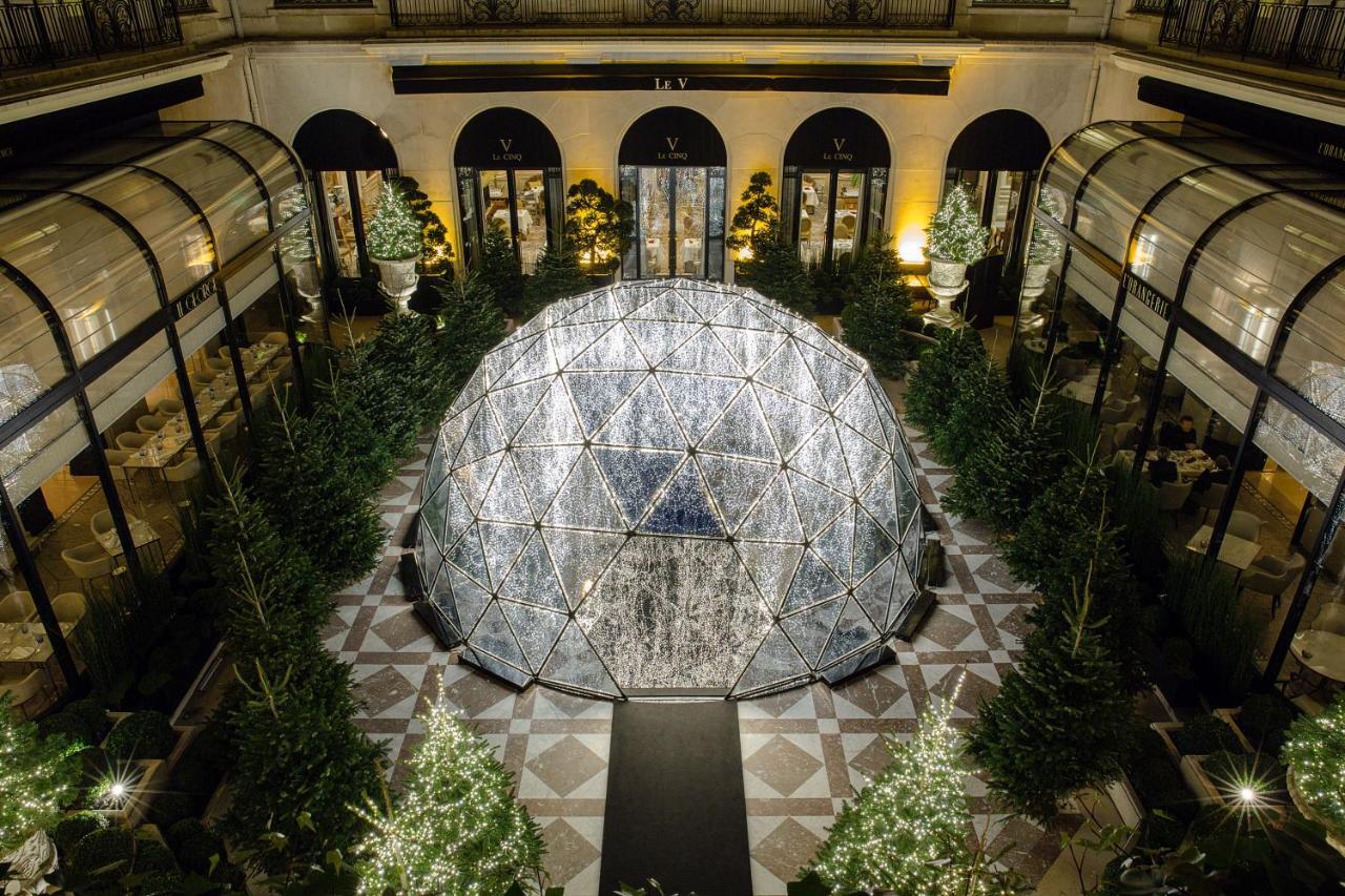Four Seasons Hotel George V Parigi Esterno foto