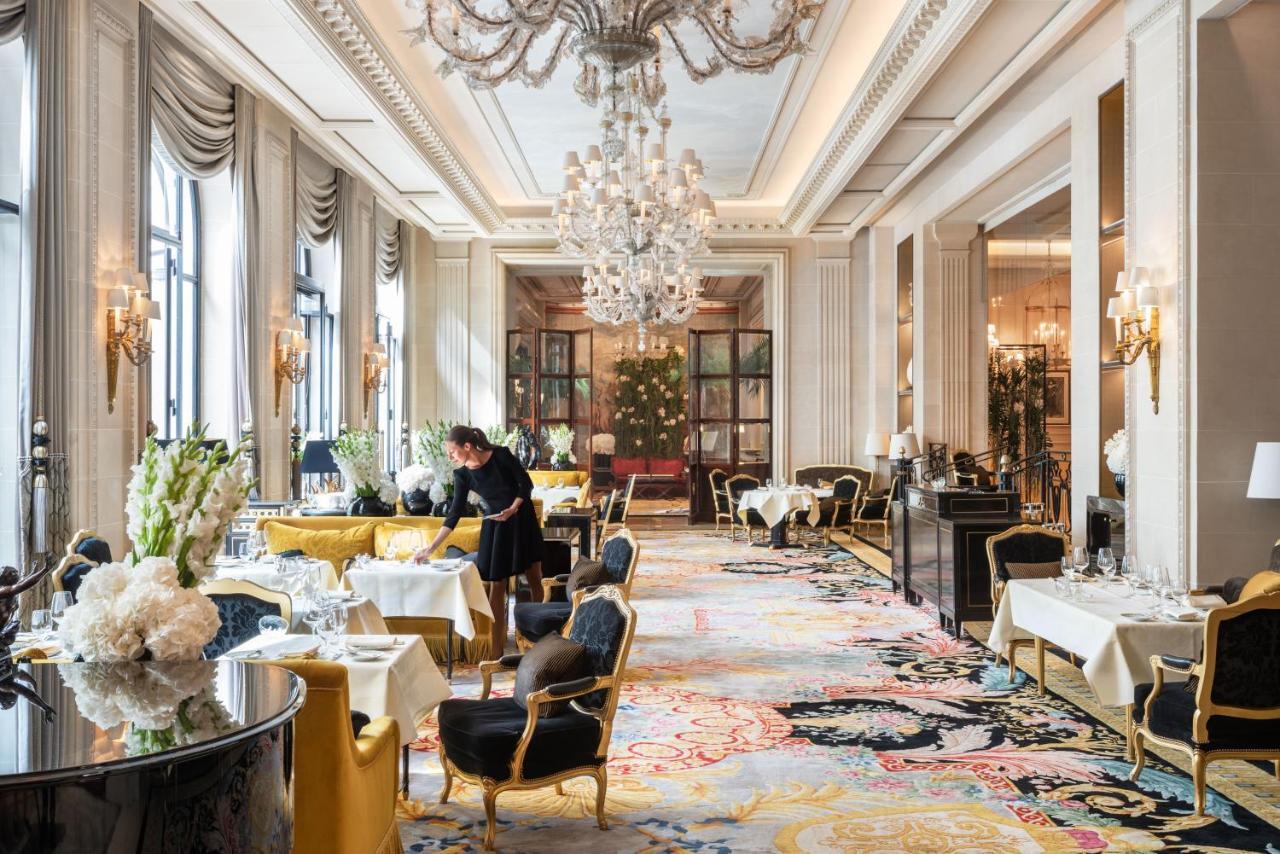 Four Seasons Hotel George V Parigi Esterno foto