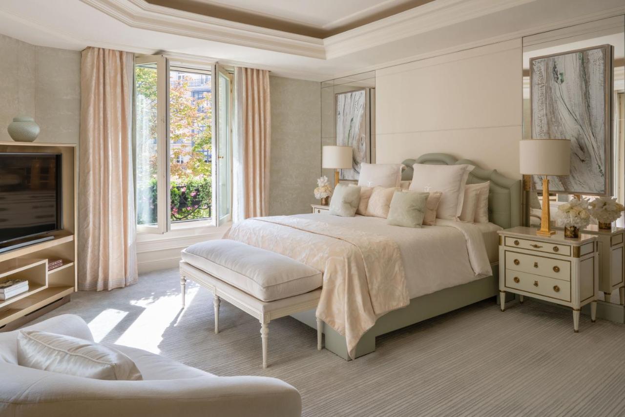Four Seasons Hotel George V Parigi Esterno foto